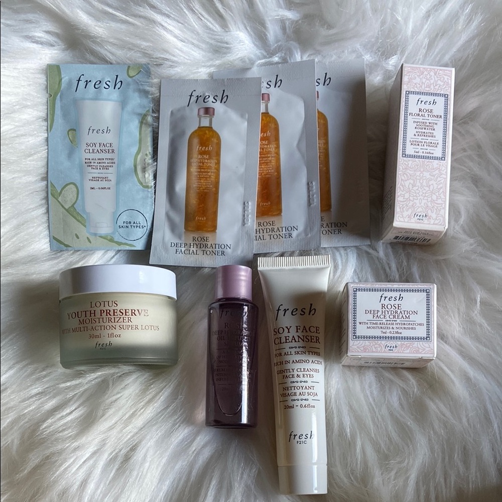 Fresh Skincare Bundle; Lotus Youth Preserve Moisturizer 30ml & More